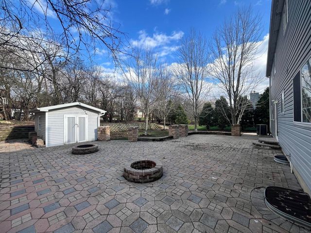 513 Trestle Court, Grayslake, IL 60030