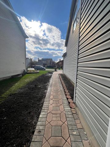 513 Trestle Court, Grayslake, IL 60030