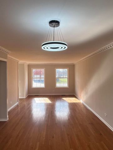 513 Trestle Court, Grayslake, IL 60030