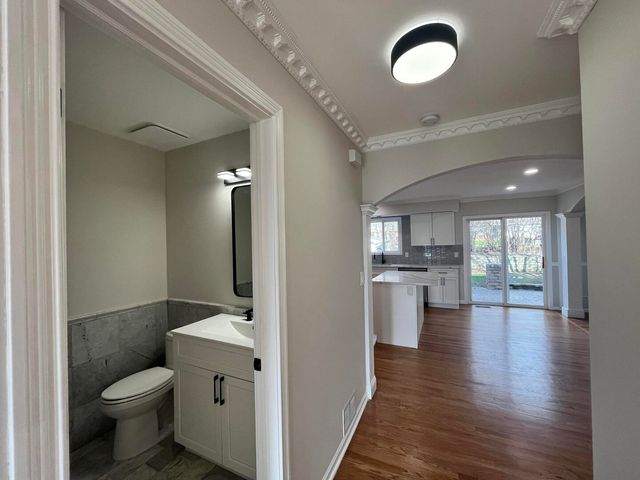 513 Trestle Court, Grayslake, IL 60030