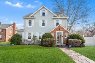 225 Gillette, Springfield, MA 01118