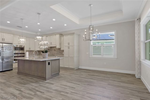 6482 WARWICK AVE, Naples, FL 34113