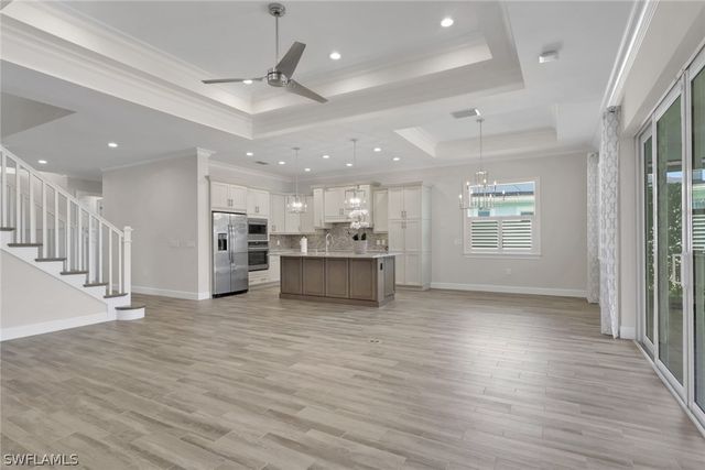 6482 WARWICK AVE, Naples, FL 34113