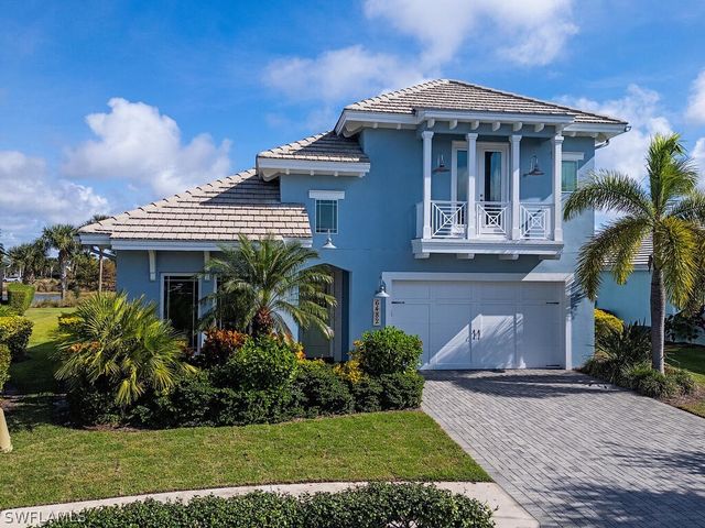 6482 WARWICK AVE, Naples, FL 34113