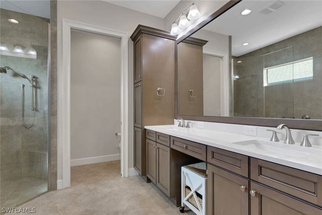 6482 WARWICK AVE, Naples, FL 34113