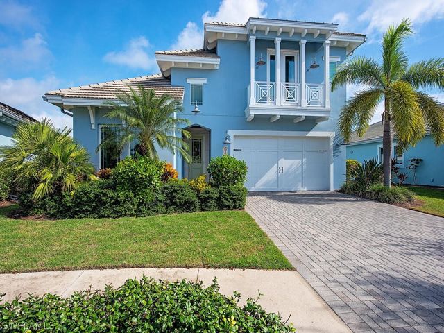 6482 WARWICK AVE, Naples, FL 34113