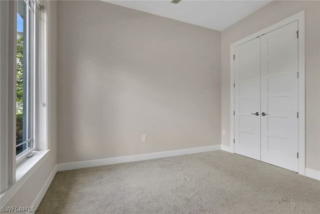 6482 WARWICK AVE, Naples, FL 34113