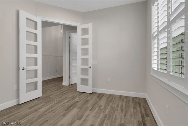 6482 WARWICK AVE, Naples, FL 34113