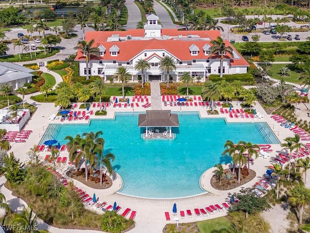 6482 WARWICK AVE, Naples, FL 34113