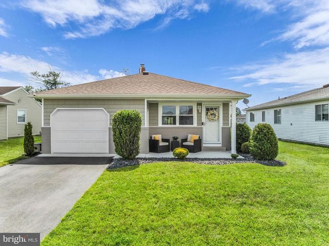10 MIRADOR CT, Toms River, NJ 08757