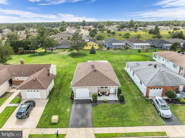 10 MIRADOR CT, Toms River, NJ 08757