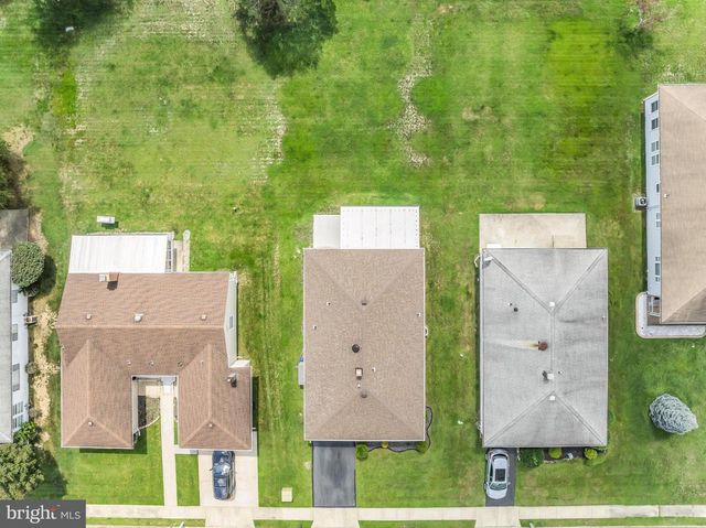 10 MIRADOR CT, Toms River, NJ 08757