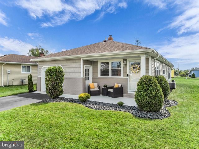 10 MIRADOR CT, Toms River, NJ 08757