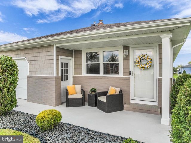 10 MIRADOR CT, Toms River, NJ 08757