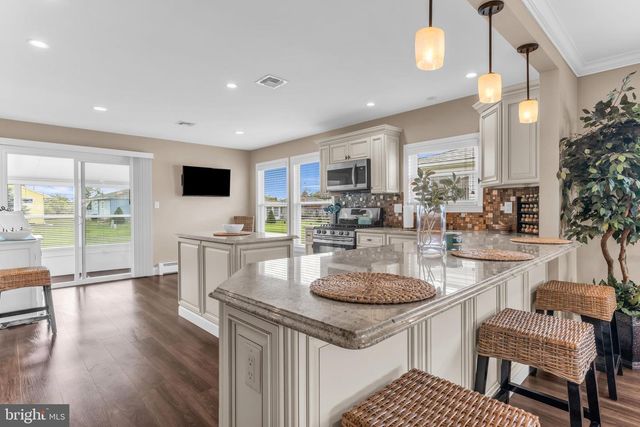 10 MIRADOR CT, Toms River, NJ 08757