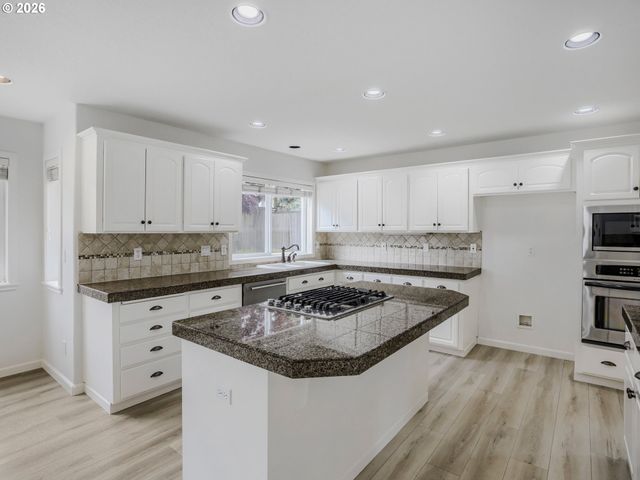 32099 Sw WILLAMETTE Way E, Wilsonville, OR 97070