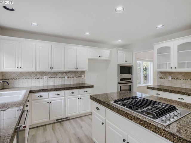 32099 Sw WILLAMETTE Way E, Wilsonville, OR 97070