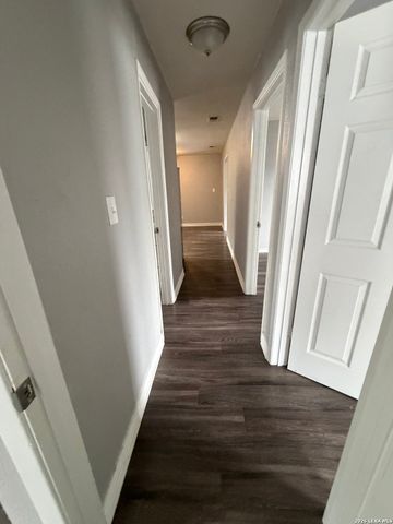 1515 Escalon, San Antonio, TX 78221