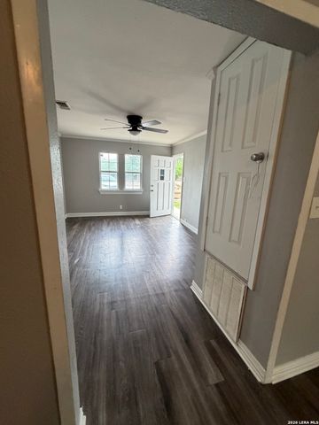 1515 Escalon, San Antonio, TX 78221