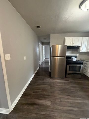 1515 Escalon, San Antonio, TX 78221