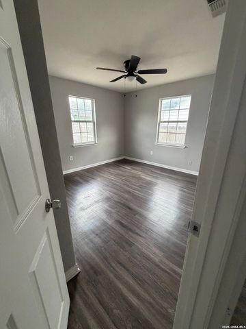 1515 Escalon, San Antonio, TX 78221