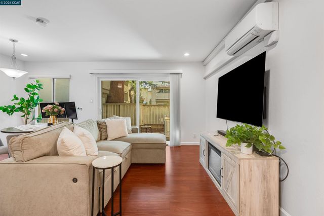 2724 Oak Rd 86, Walnut Creek, CA 94597