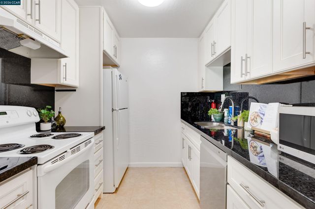 2724 Oak Rd 86, Walnut Creek, CA 94597