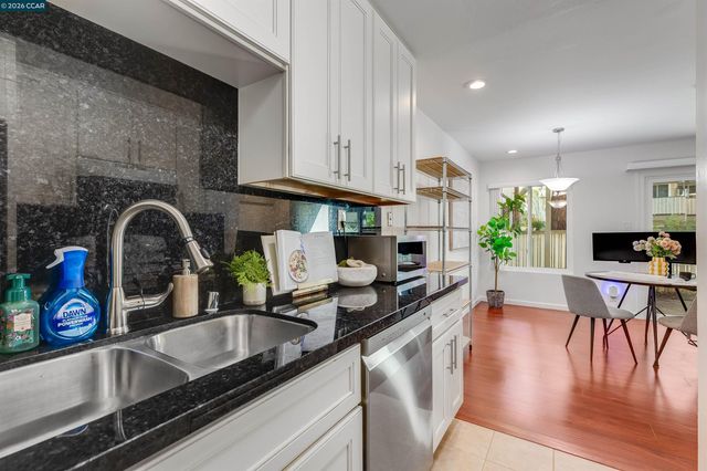 2724 Oak Rd 86, Walnut Creek, CA 94597