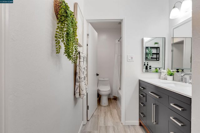 2724 Oak Rd 86, Walnut Creek, CA 94597