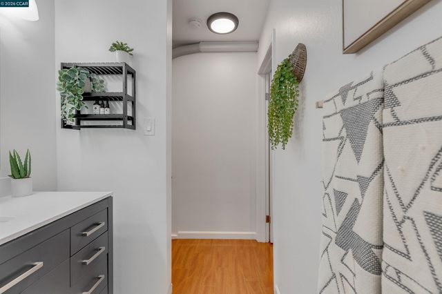 2724 Oak Rd 86, Walnut Creek, CA 94597