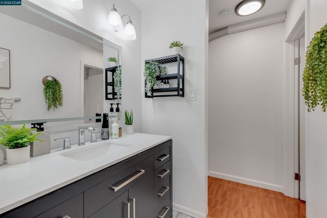 2724 Oak Rd 86, Walnut Creek, CA 94597