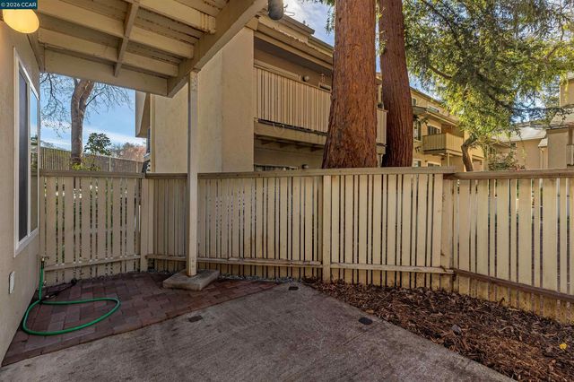 2724 Oak Rd 86, Walnut Creek, CA 94597