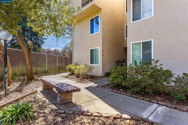 2724 Oak Rd 86, Walnut Creek, CA 94597