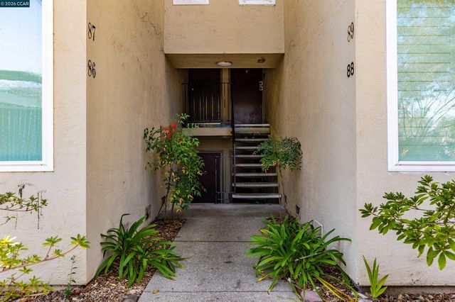 2724 Oak Rd 86, Walnut Creek, CA 94597