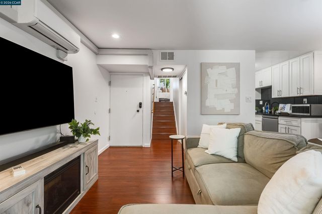 2724 Oak Rd 86, Walnut Creek, CA 94597