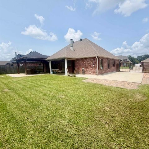 234 Lakewood Dr, Houma, LA 70360
