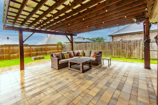 234 Lakewood Dr, Houma, LA 70360