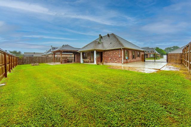 234 Lakewood Dr, Houma, LA 70360