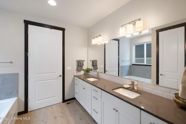 3366 N Cyprus Fox LOOP, Post Falls, ID 83854