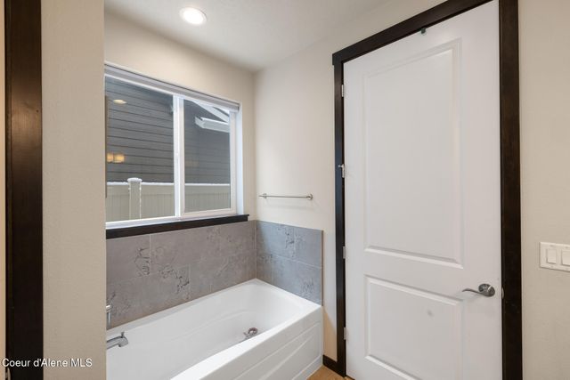 3366 N Cyprus Fox LOOP, Post Falls, ID 83854