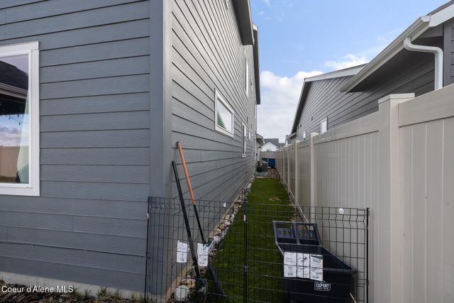 3366 N Cyprus Fox LOOP, Post Falls, ID 83854