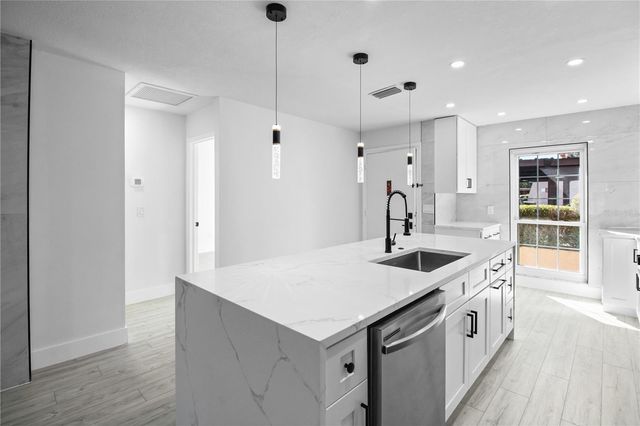 7200 ULMERTON ROAD C3, Largo, FL 33771