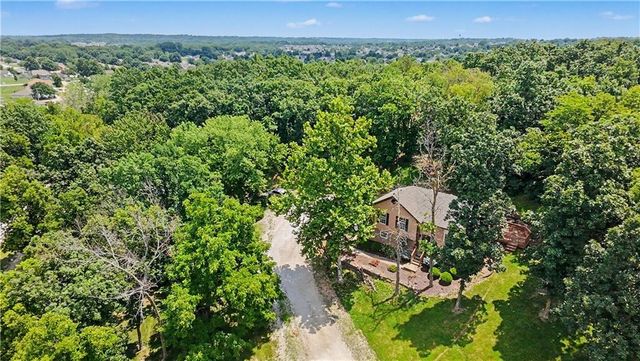 401 S Minter Road, Grain Valley, MO 64029