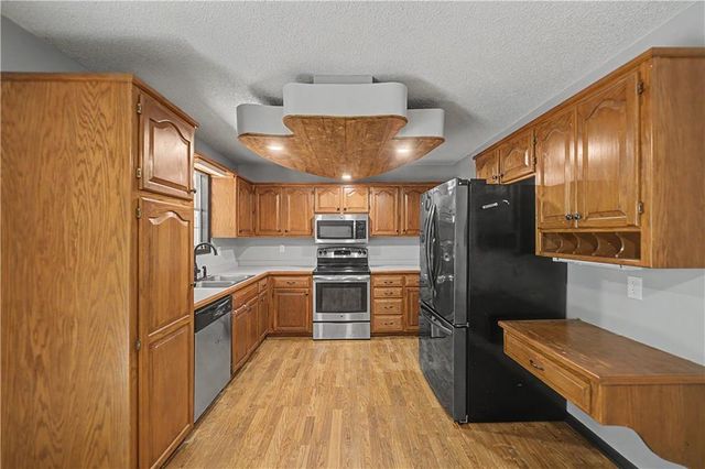 401 S Minter Road, Grain Valley, MO 64029