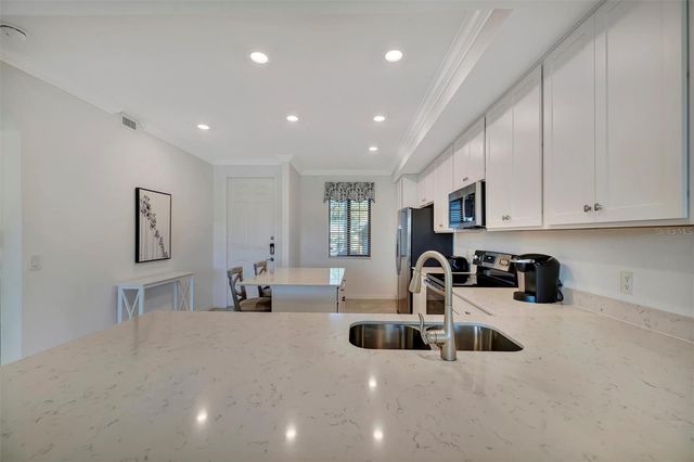 17902 GAWTHROP DRIVE 104, Bradenton, FL 34211