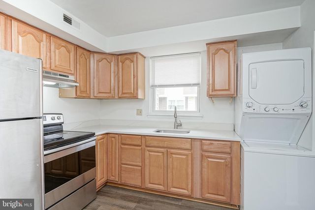 10--3 FLORENCE TOLLGATE PL, Burlington, NJ 08016