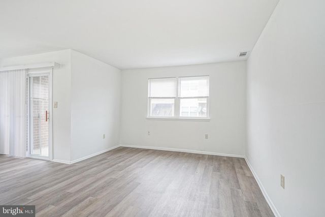 10--3 FLORENCE TOLLGATE PL, Burlington, NJ 08016