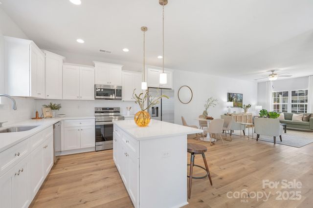 1411 Summerville Road, Charlotte, NC 28214