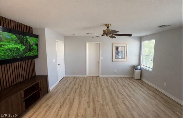 5815 Field Breeze Street, Las Vegas, NV 89148