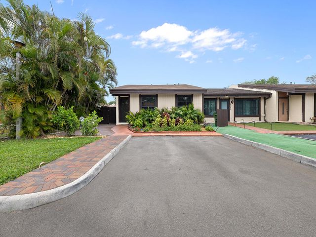 2331 Peach Court, Pembroke Pines, FL 33026